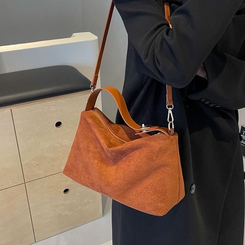 Trendy Suede Crescent Shoulder Bag – Soft Hobo-Style Crossbody & Top-Handle Tote with Vintage Design