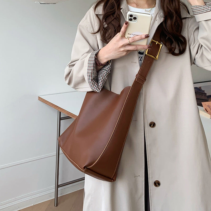 Street Style PU Crossbody Bag – Simple Everyday Handbag, Crossbody Purse for Women (Black/Brown